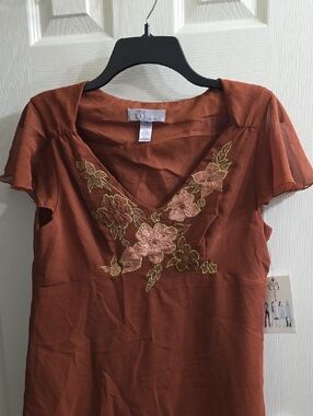 Nine & Co. Rust Floral Embroidered V-Neck Blouse Size 10